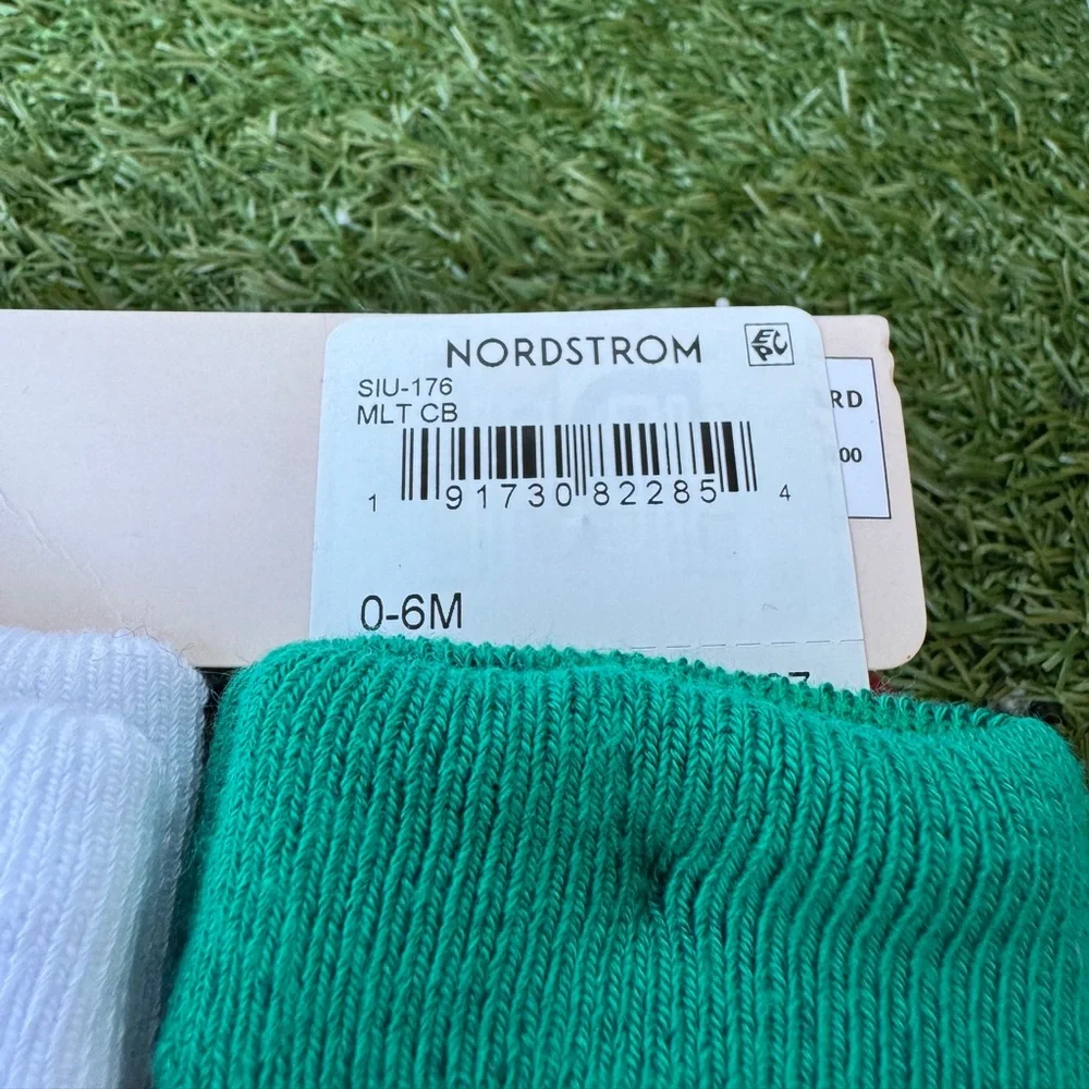 Nordstrom Kids Festive Socks Set - Red, Green, Black, White 0-6 months New